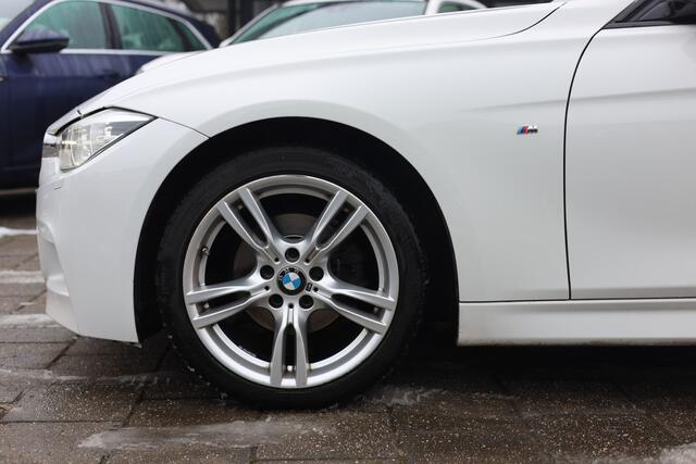 BMW 3-SERIE Touring 320i XDRIVE M-SPORT | AUT | LEDER | LED