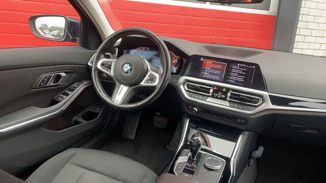 BMW 3-SERIE Touring 318i Executive Edition VIRUTAL / AUTOMAAT / CARPLAY / LED / TREKHAAK / CRUISE / CLIMA / NAVI