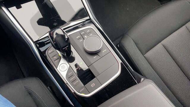 BMW 3-SERIE Touring 318i Executive Edition VIRUTAL / AUTOMAAT / CARPLAY / LED / TREKHAAK / CRUISE / CLIMA / NAVI