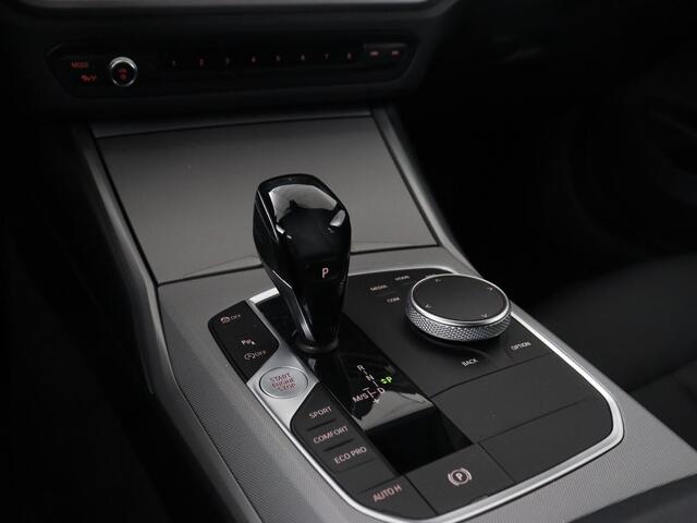 BMW 3-SERIE 318i Executive Edition | Adaptive cruise | Leder | Stoel & stuurverwarming | Carplay | Harman/Kardon | Navigatie | Live Cockpit | Climate control | Parkeerhulp