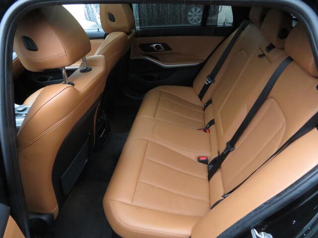 BMW 3-SERIE Touring 320e Business Edition Plus Airco Cr-Control CarPlay Panoramadak