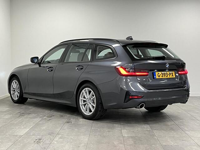 BMW 3-SERIE Touring 330i Executive Edition | Panoramadak | Trekhaak | Stoelverwarming |