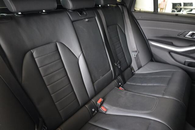 BMW 3-SERIE Touring 320e | M Sportpakket | Entertainment Pack | Travel Pack