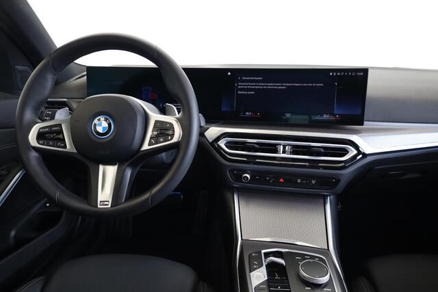 BMW 3-SERIE Touring 320e | M Sportpakket | Entertainment Pack | Travel Pack