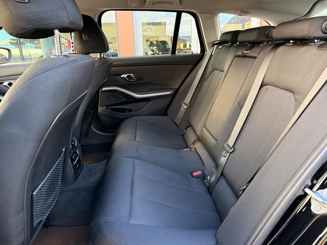 BMW 3-SERIE Touring 330e | Stoelverwarming | Apple Carplay | Achteruitrijcamera | Cruise |