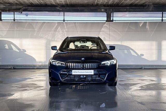 BMW 3-SERIE Touring 330e M Sport Edition | M Sportpakket Pro | Innovation Pack | Comfort Pack | Trekhaak