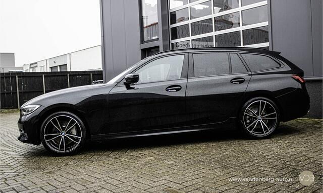 BMW 3-SERIE Touring 330i 258pk High Executive Leer 19inch Origineel NL