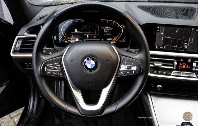 BMW 3-SERIE Touring 330i 258pk High Executive Leer 19inch Origineel NL