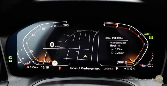 BMW 3-SERIE Touring 330i 258pk High Executive Leer 19inch Origineel NL