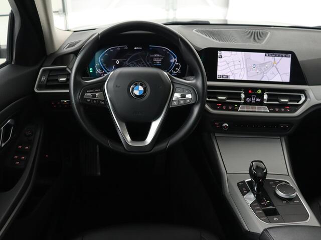 BMW 3-SERIE 320e Business Edition Plus | Leder | Stoelverwarming | Live Cockpit | Carplay | Navigatie | Full LED | Parkeerhulp | Climate control | Bluetooth | PHEV | Plug In