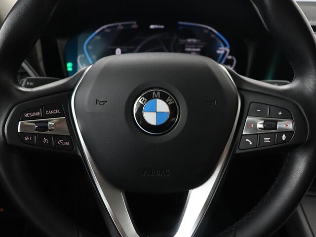 BMW 3-SERIE 320e Business Edition Plus | Leder | Stoelverwarming | Live Cockpit | Carplay | Navigatie | Full LED | Parkeerhulp | Climate control | Bluetooth | PHEV | Plug In