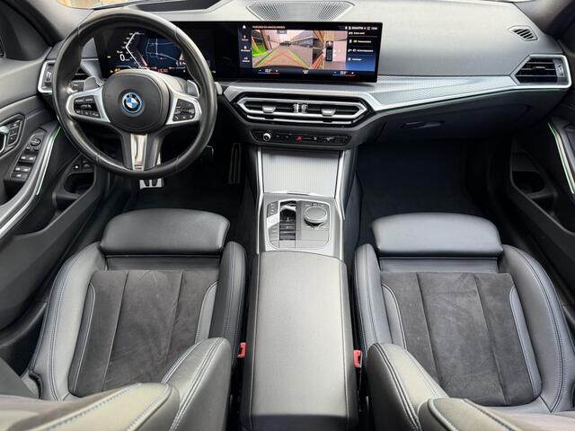 BMW 3-SERIE Touring 330e M-sport | Panorama-dak | Sfeerverlichting | Head-up | Memor