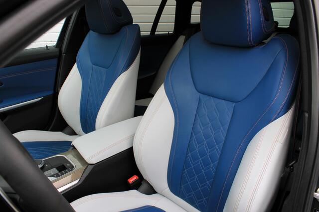 BMW 3-SERIE Touring M340i xDrive First Edition Pano | Trekhaak | Camera | Comfort Access | Memory | Driving Assistent Professional | HeadUp | Laser | Frozen Grey | Dealer Onderhouden | Uniek! Concoursstaat! Nieuwprijs ¤109,376,00