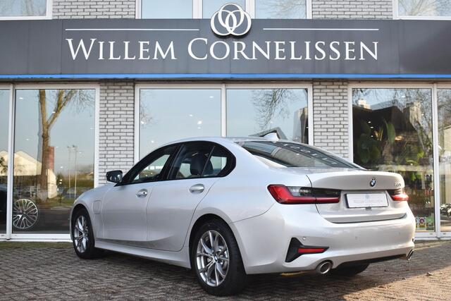 BMW 3-SERIE 330e High Executive Aut. Leder Navi Carplay Stoelverwarming HiFi
