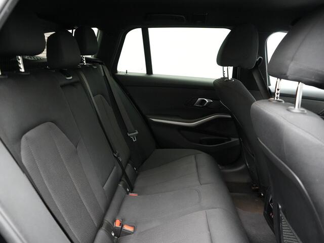 BMW 3-SERIE Touring 320e Advantage Plug In Hybrid 204pk Dealer O.H. PHEV | Head Up | Cruise Control | Apple Carplay | Navigatie | Virtual | DAB | 17" L.M |