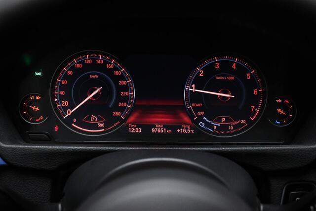 BMW 3-SERIE Touring 318i M-Sport Corporate Lease | LEDER | STOELVERWARMING | 19"