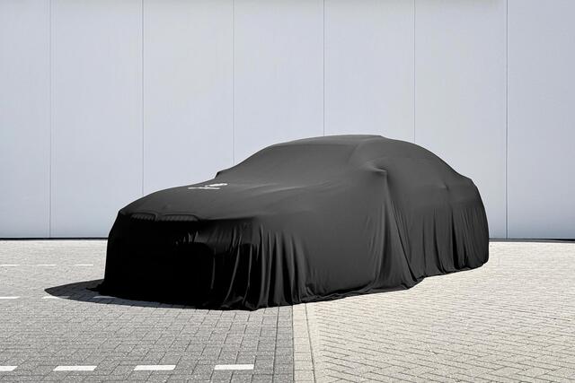 BMW 3-SERIE Sedan 330e Individual Edition Nappa leder interieur