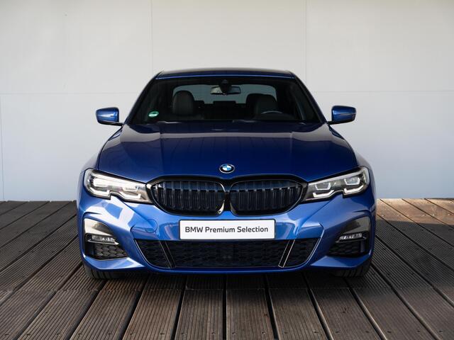 BMW 3-SERIE Sedan 330e | High Executive | M Sport | Stoelverwarming | Harman Kardon | LED | Cruise Control | 19''