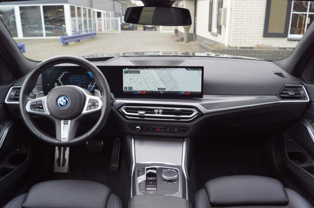 BMW 3-SERIE 330e M Sport (292pk) M340i Look/HUD/Panodak/Wheelforce/VOL!