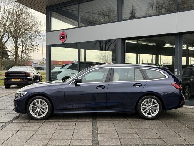 BMW 3-SERIE Touring 330e Aut. eDrive Executive Edition | Trekhaak | Harman Kardon | Stoel Verwarming |