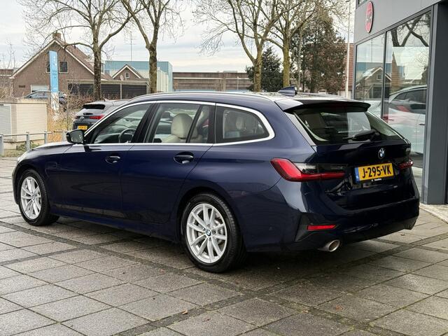 BMW 3-SERIE Touring 330e Aut. eDrive Executive Edition | Trekhaak | Harman Kardon | Stoel Verwarming |