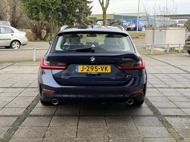 BMW 3-SERIE Touring 330e Aut. eDrive Executive Edition | Trekhaak | Harman Kardon | Stoel Verwarming |