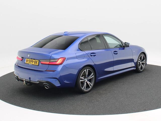 BMW 3-SERIE 330i Executive Edition 259 Pk Automaat | M-Pakket | Leder/Alcantara | Camera | Navigatie| Trekhaak | Privacy Glass | 19 Inch