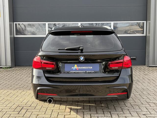 BMW 3-SERIE Touring 318i M Sport Corporate Lease Automaat | Navi | Leder | Carplay/Android | All Season | Interesse? Bel of App naar: 06 30 51 05 90