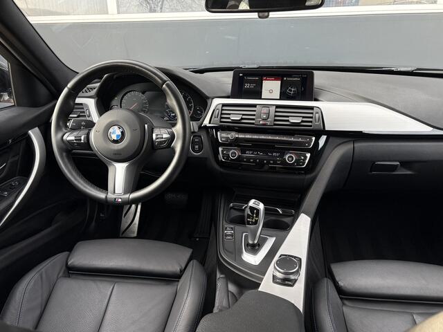 BMW 3-SERIE Touring 318i M Sport Corporate Lease Automaat | Navi | Leder | Carplay/Android | All Season | Interesse? Bel of App naar: 06 30 51 05 90