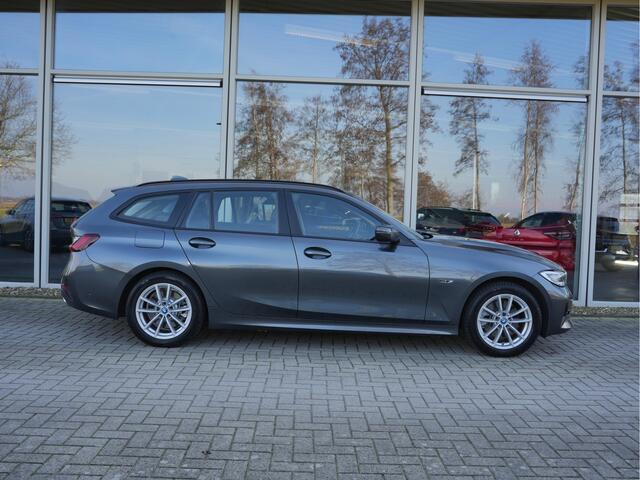 BMW 3-SERIE Touring 320e Business Edition Plus | Laserlicht | Keyless | Stoelverwarming | Android/Apple Carplay
