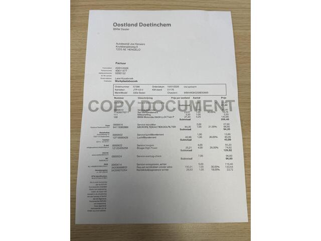 BMW 3-SERIE 330e M Sport / RIJKLAAR / Fabrieksgarantie tot 11-2027 / Harman Kardon Premium Audio / Elektrische Trekhaak / Schuif- en Kantel Dak / Stoel & Stuurverwarming / Akoestisch Glas / Adaptievf Cruise Control / Leder Bekleding / Dealer Onderhouden / Apple Carpl