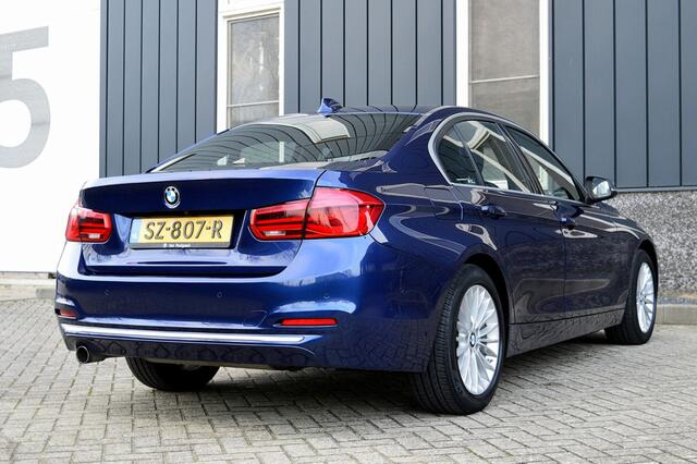 BMW 3-SERIE 318i Luxury Edition Rijklaarprijs-Garantie Navigatie Leder Sport interieur Led Camera Airco