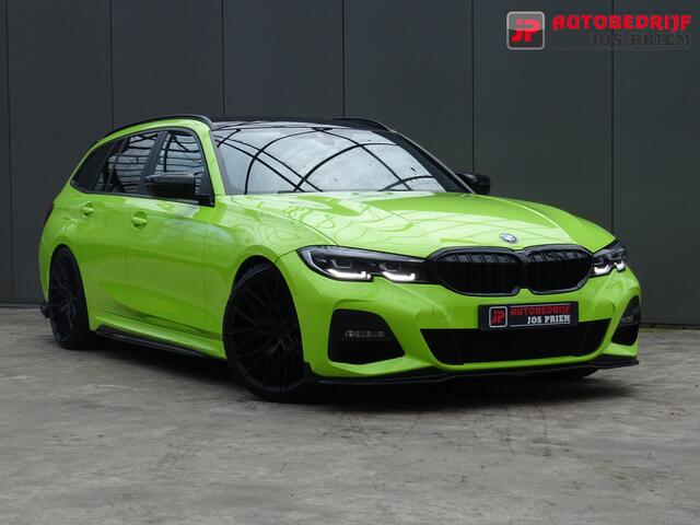 BMW 3-SERIE Touring 318i M-Performance * 20 INCH * 330 PK * EYE-CATCHER !!