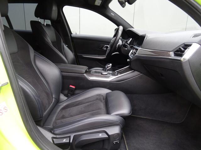 BMW 3-SERIE Touring 318i M-Performance * 20 INCH * 330 PK * EYE-CATCHER !!