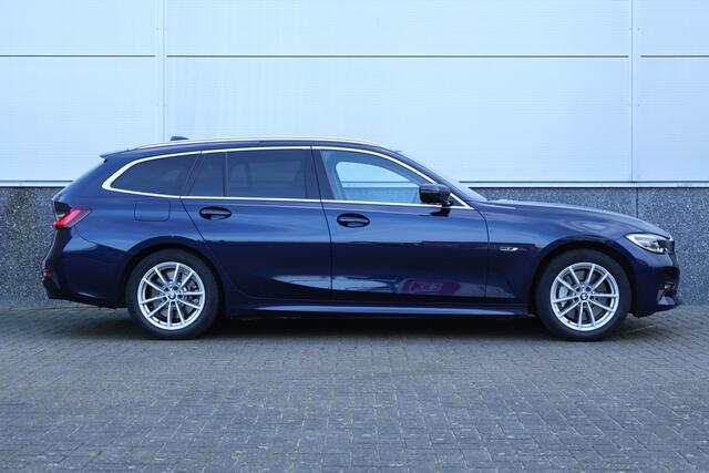 BMW 3-SERIE Touring 330e Business Edition Plus Individual / Leder / LED /