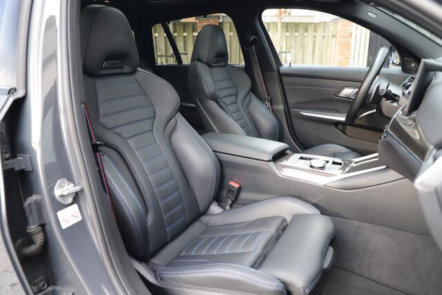 BMW 3-SERIE Touring 330e xDrive M-Sport | 292PK | Head-up | Keyless-go | Carbon | Sport-stoelen | Harman/Kardon | Sfeerverlichting | Stuurwielverw. | 2023.