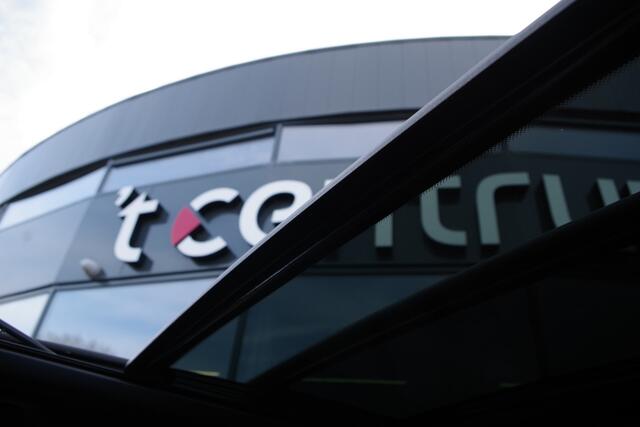 BMW 3-SERIE Touring 330i 259 PK High Executive M-Sport Edition, Panoramadak, Trekhaak, Individual, Head-Up