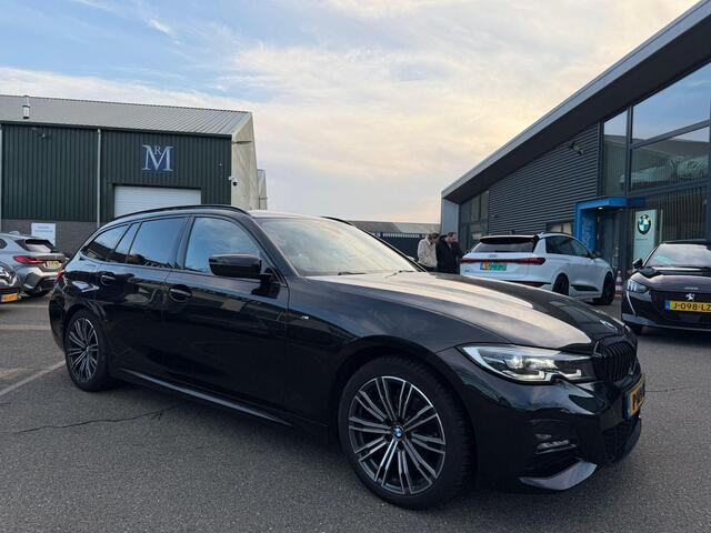BMW 3-SERIE Touring 318i High Executive Edition M Sport | Afneembare trekhaak | Stoelverwarming | Origineel Nederlands geleverd (NAP) | Rijklaar geleverd incl. 12 maanden BOVAG-garantie