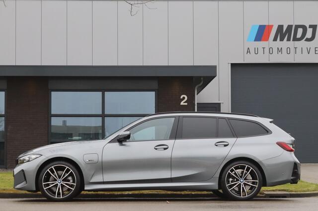 BMW 3-SERIE Touring 330e M Sport Pano Widescreen 360° 19 inch