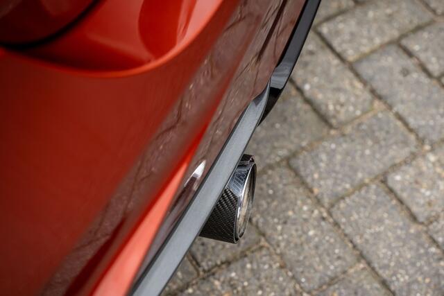 BMW 3-SERIE 318 318i M Sport | M Performance | Panorama | NL-Auto | HIFI | Leder | Navi Prof. | 20 Inch |