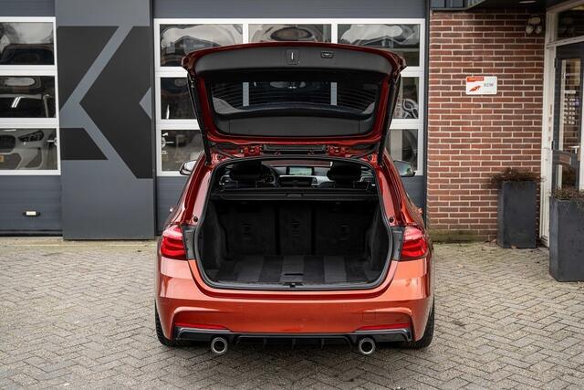 BMW 3-SERIE 318 318i M Sport | M Performance | Panorama | NL-Auto | HIFI | Leder | Navi Prof. | 20 Inch |