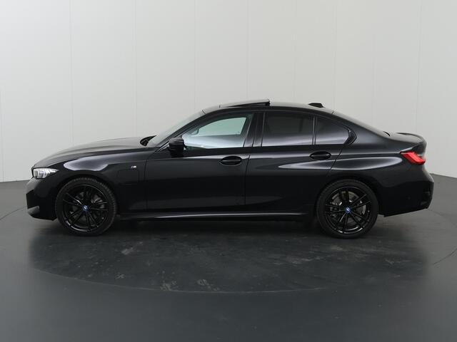 BMW 3-SERIE 320e | M-Pakket | Panoramadak | Keyless go | Digitaal Dashboard | Apple Carplay/Android Auto | DAB | Cruise control adaptief |