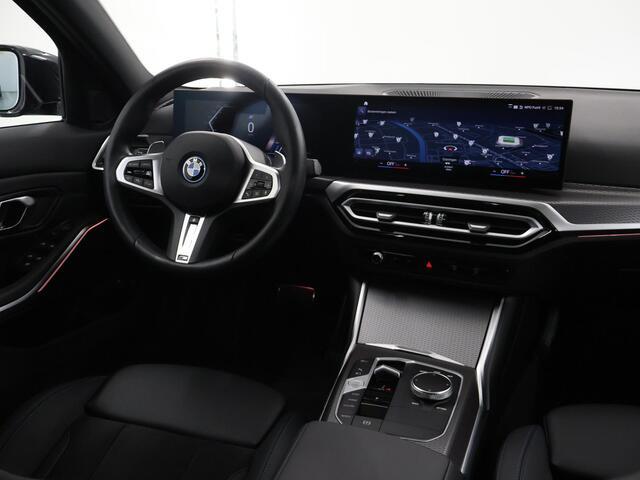 BMW 3-SERIE 320e | M-Pakket | Panoramadak | Keyless go | Digitaal Dashboard | Apple Carplay/Android Auto | DAB | Cruise control adaptief |