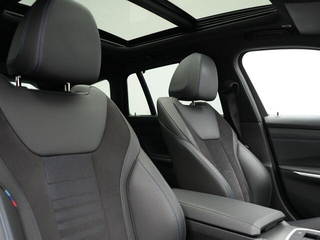 BMW 3-SERIE Touring 330e M Sport Plug In Hybrid 293pk Dealer O.H PHEV | Trekhaak Af Fabriek | Panodak | 360 Camera | Alcantara Sportstoelen Memory & Verwarmd | Apple Carplay | Sfeerverlichting | Virtual | Blis | Navigatie | DAB |