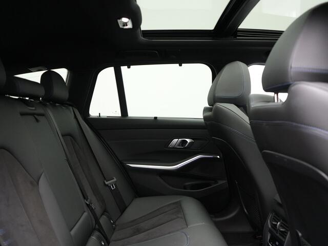 BMW 3-SERIE Touring 330e M Sport Plug In Hybrid 293pk Dealer O.H PHEV | Trekhaak Af Fabriek | Panodak | 360 Camera | Alcantara Sportstoelen Memory & Verwarmd | Apple Carplay | Sfeerverlichting | Virtual | Blis | Navigatie | DAB |