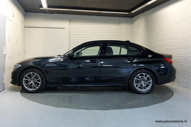 BMW 3-SERIE 320i Eerste eigenaar | Sportpakket | Carplay | Dealerauto