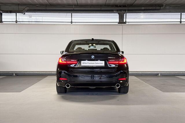 BMW 3-SERIE Sedan 320e