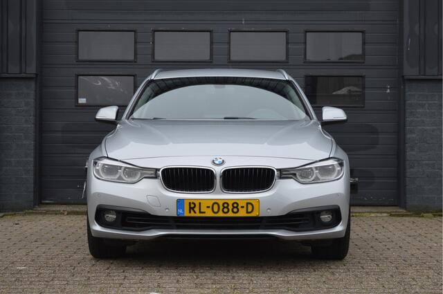 BMW 3-SERIE Touring 318i Corporate Lease Executive | ORG. NL | TREKHAAK |