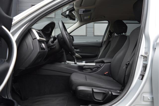 BMW 3-SERIE Touring 318i Corporate Lease Executive | ORG. NL | TREKHAAK |