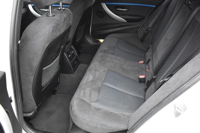 BMW 3-SERIE Touring 318i Edition Automaat M Sport Shadow Executive / Navigatie / Clima / Keyless / Trekhaak / 18"LM